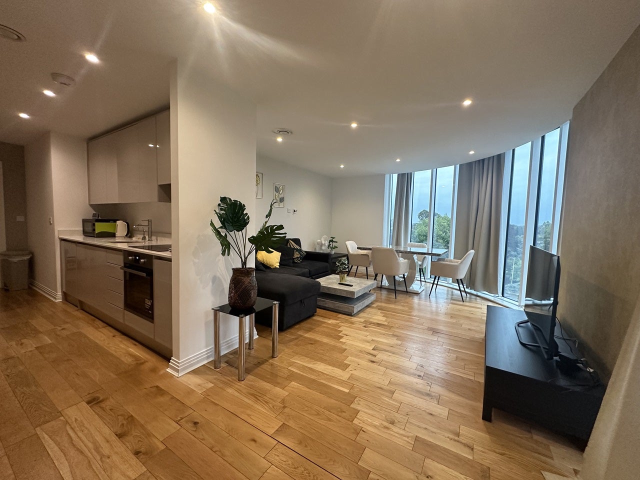 Flat Mercer Walk in Greater London