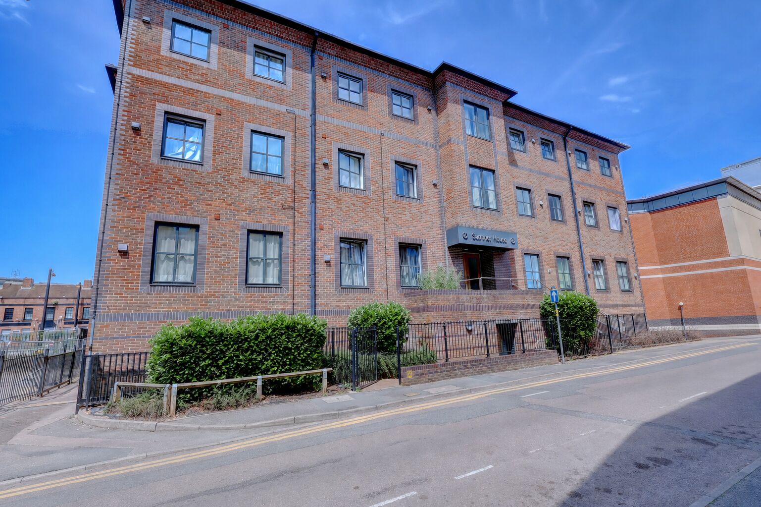 Flat Mendy Street in High Wycombe