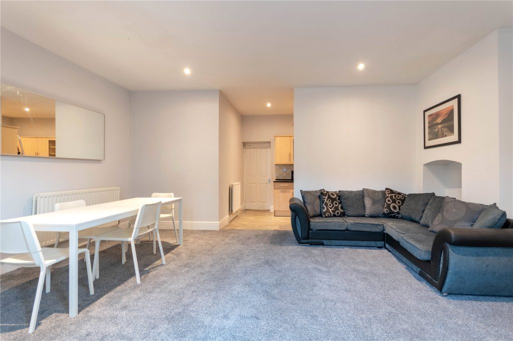 Flat Osborne Terrace in Newcastle upon Tyne