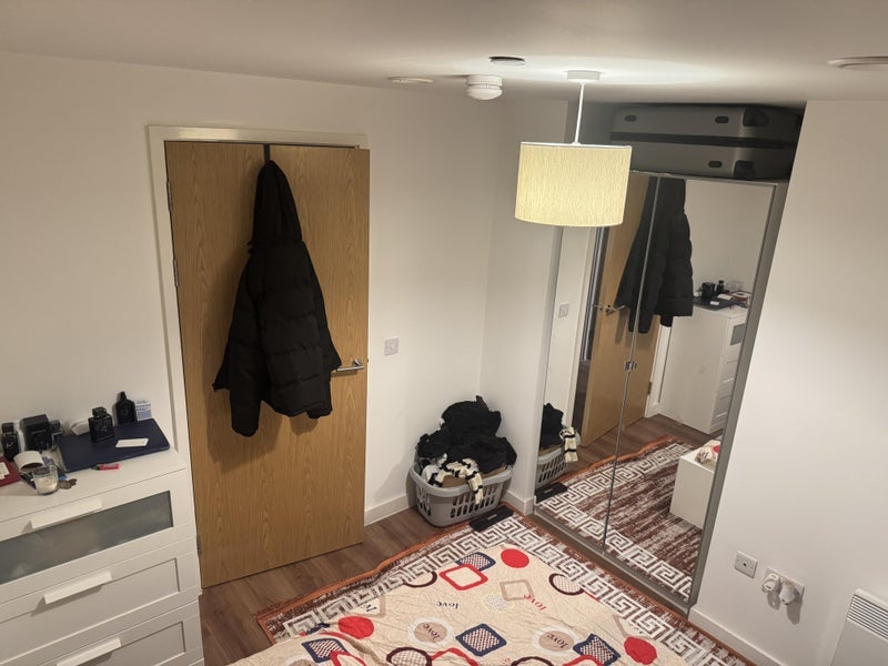 Room Elmira Way in Salford