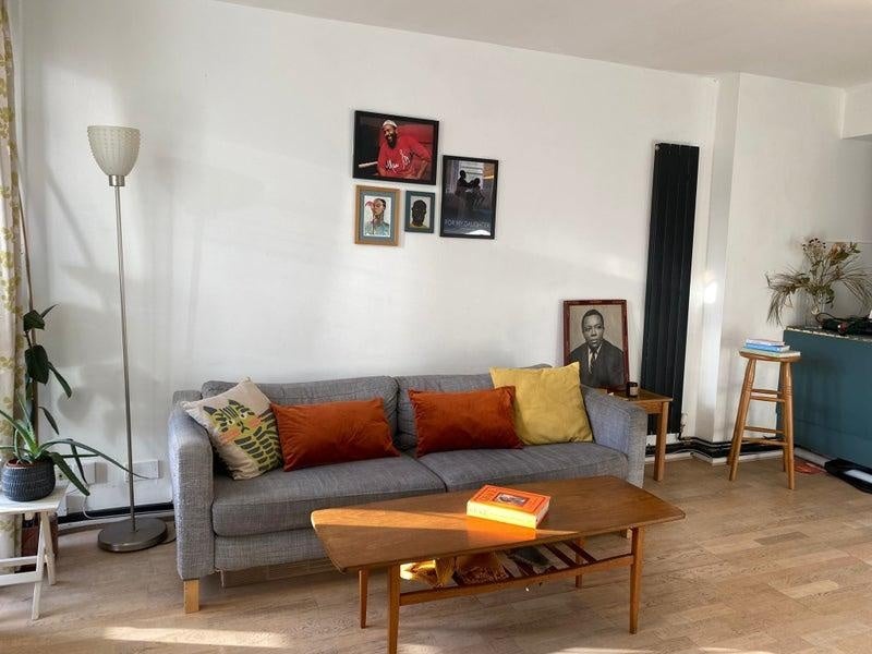 Room Sanctuary Street in Greater London