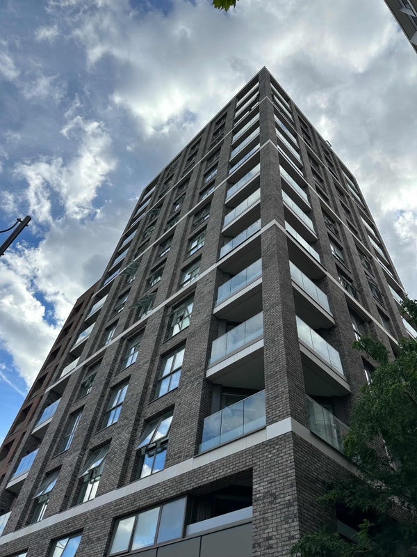 Flat Brixton Hill in Greater London