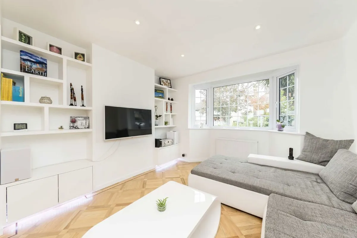 House Templecombe Way in Greater London