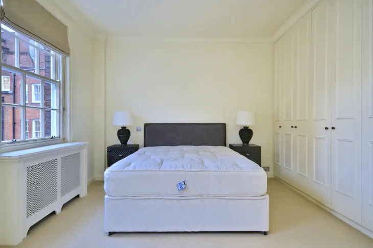 Flat Reeves Mews in City of Westminster