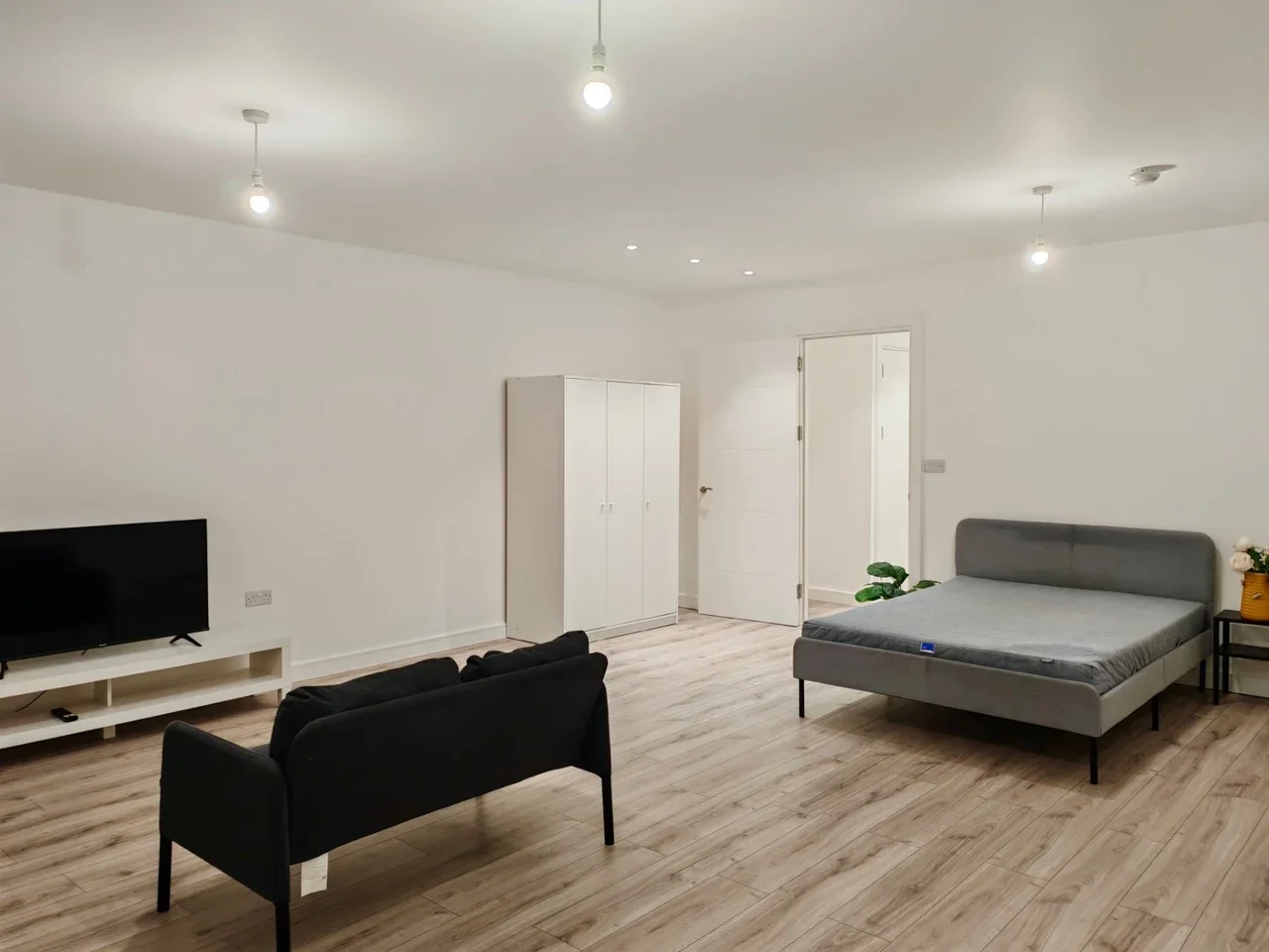 Flat Alexandra Street in Southend-on-Sea