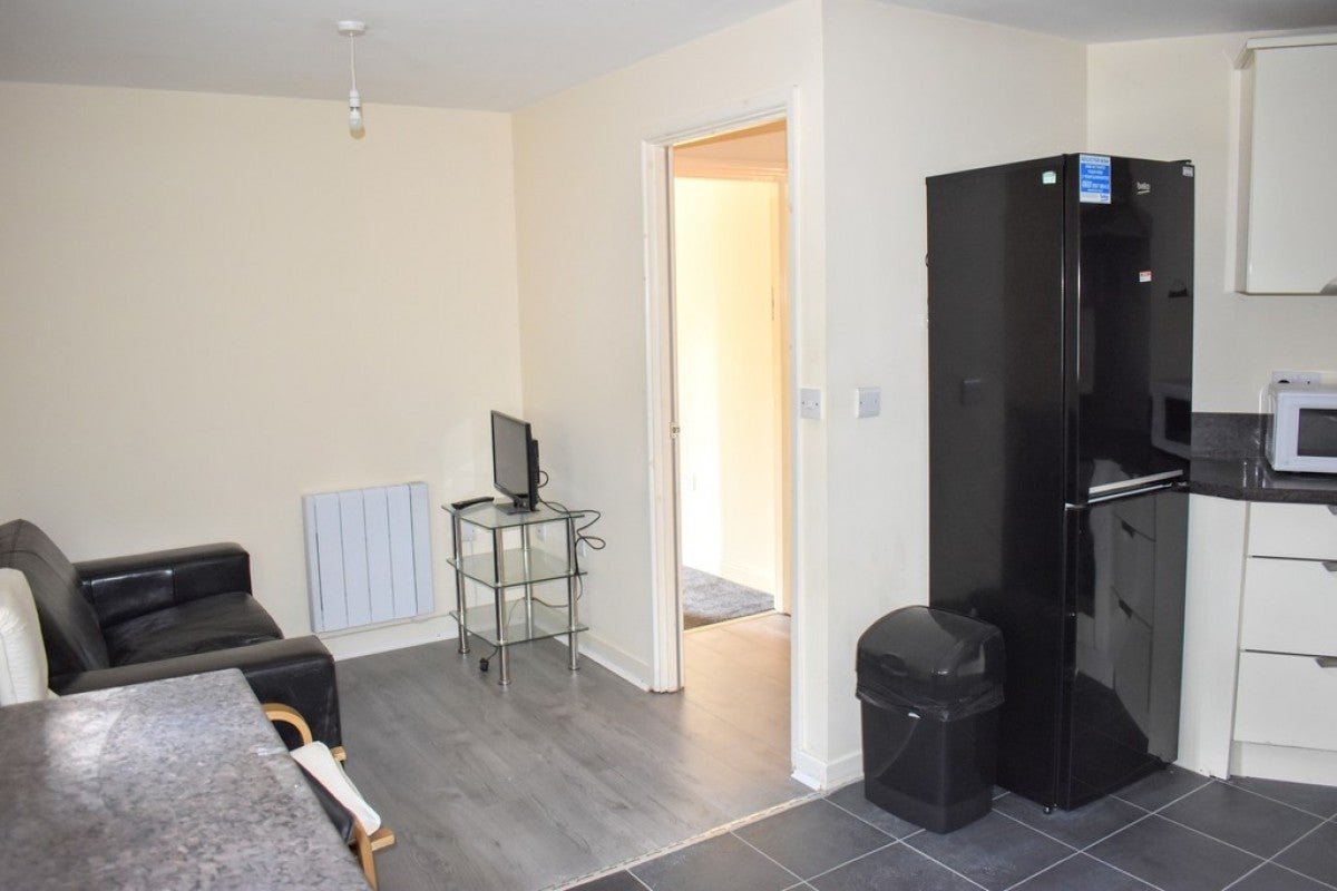 Flat Pine Grove in Manchester