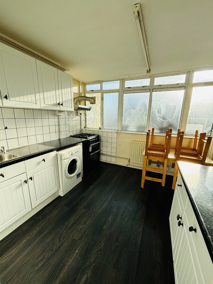 Room Marylands Road in City of Westminster