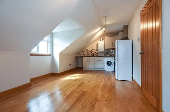 Flat Elm Lane in Greater London
