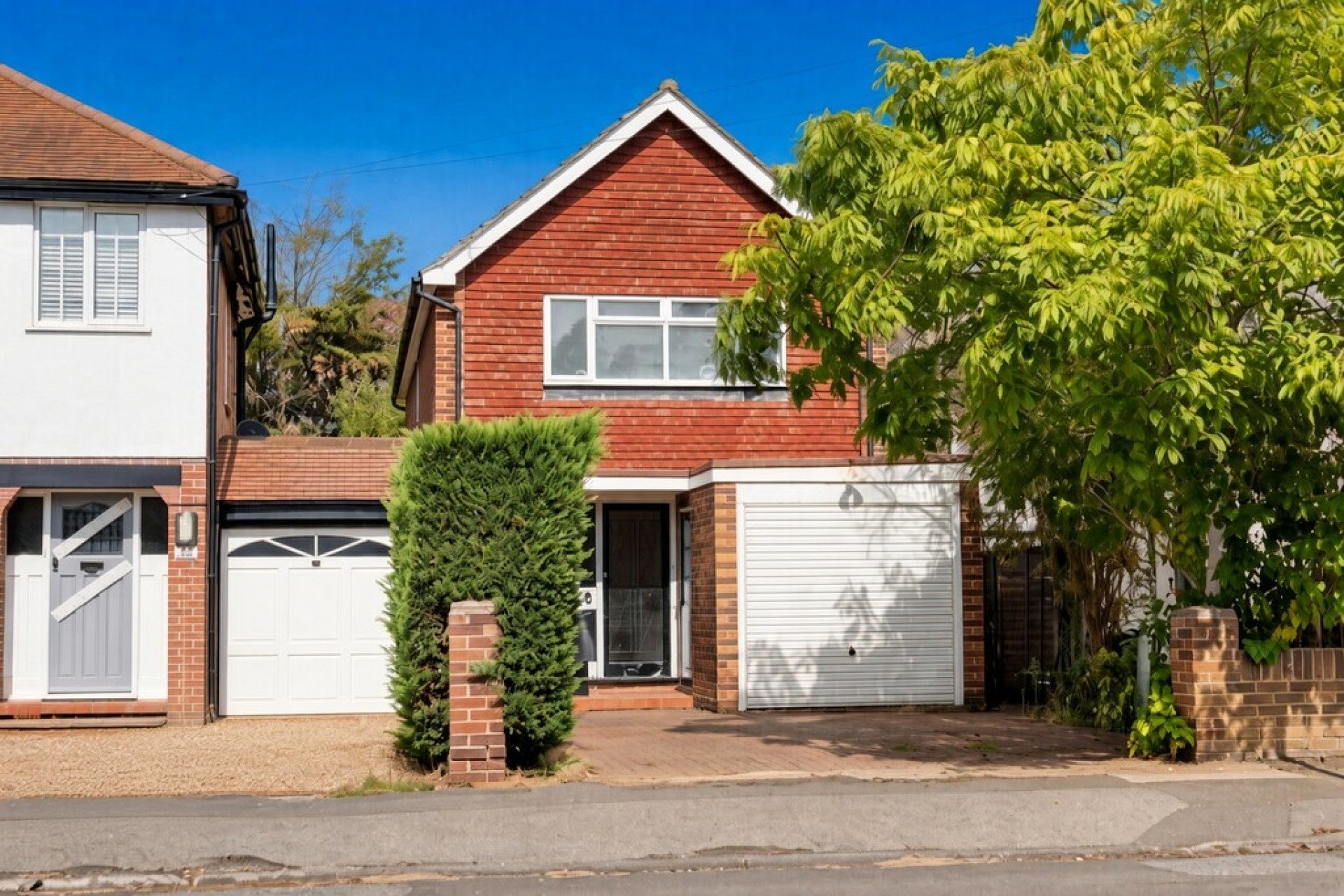 House Rosewood Drive in Borough of Spelthorne