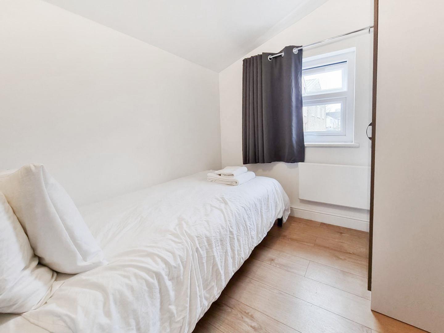 Flat Eva Road in Gillingham