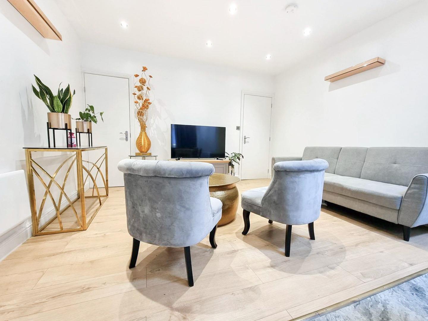 Flat Eva Road in Gillingham