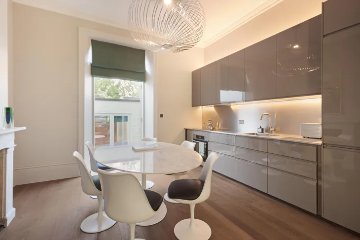 Flat Chepstow Place in City of Westminster