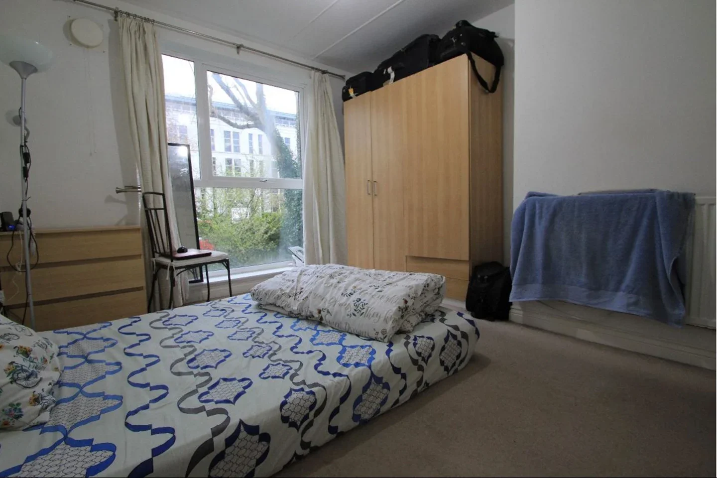 Flat Hibernia Road in Greater London
