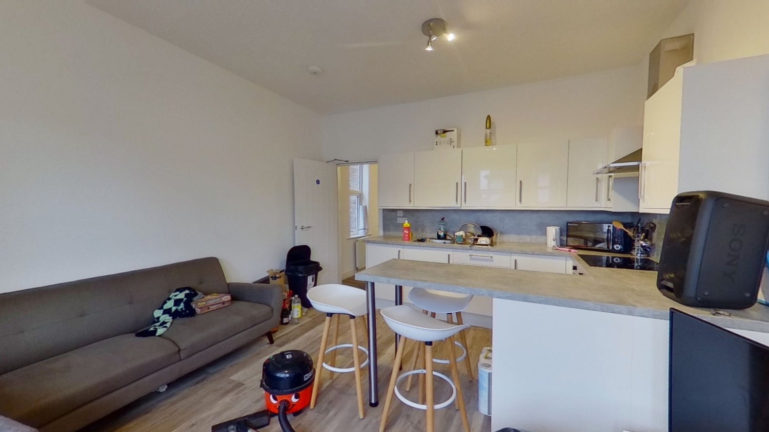 Flat Gedling Grove in Nottingham