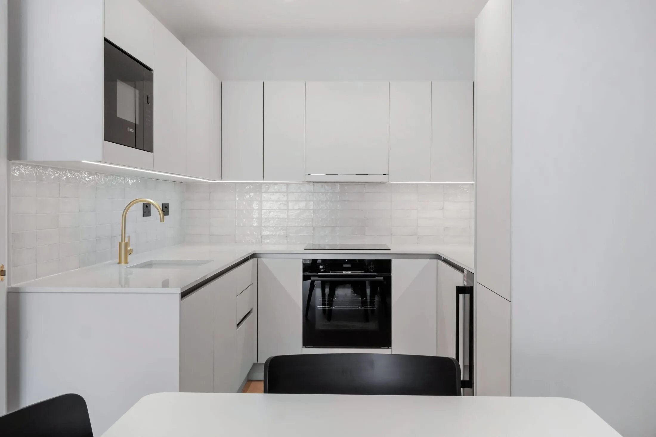 Flat Caversham Road in Greater London