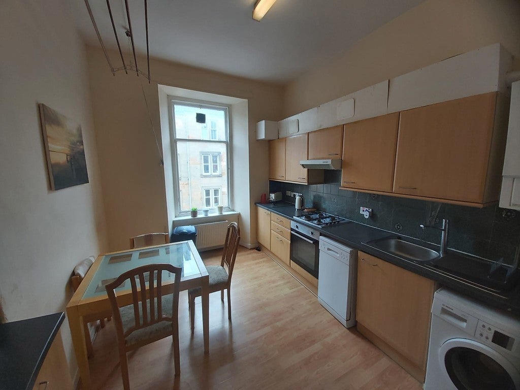 Flat Bathgate Street in Glasgow