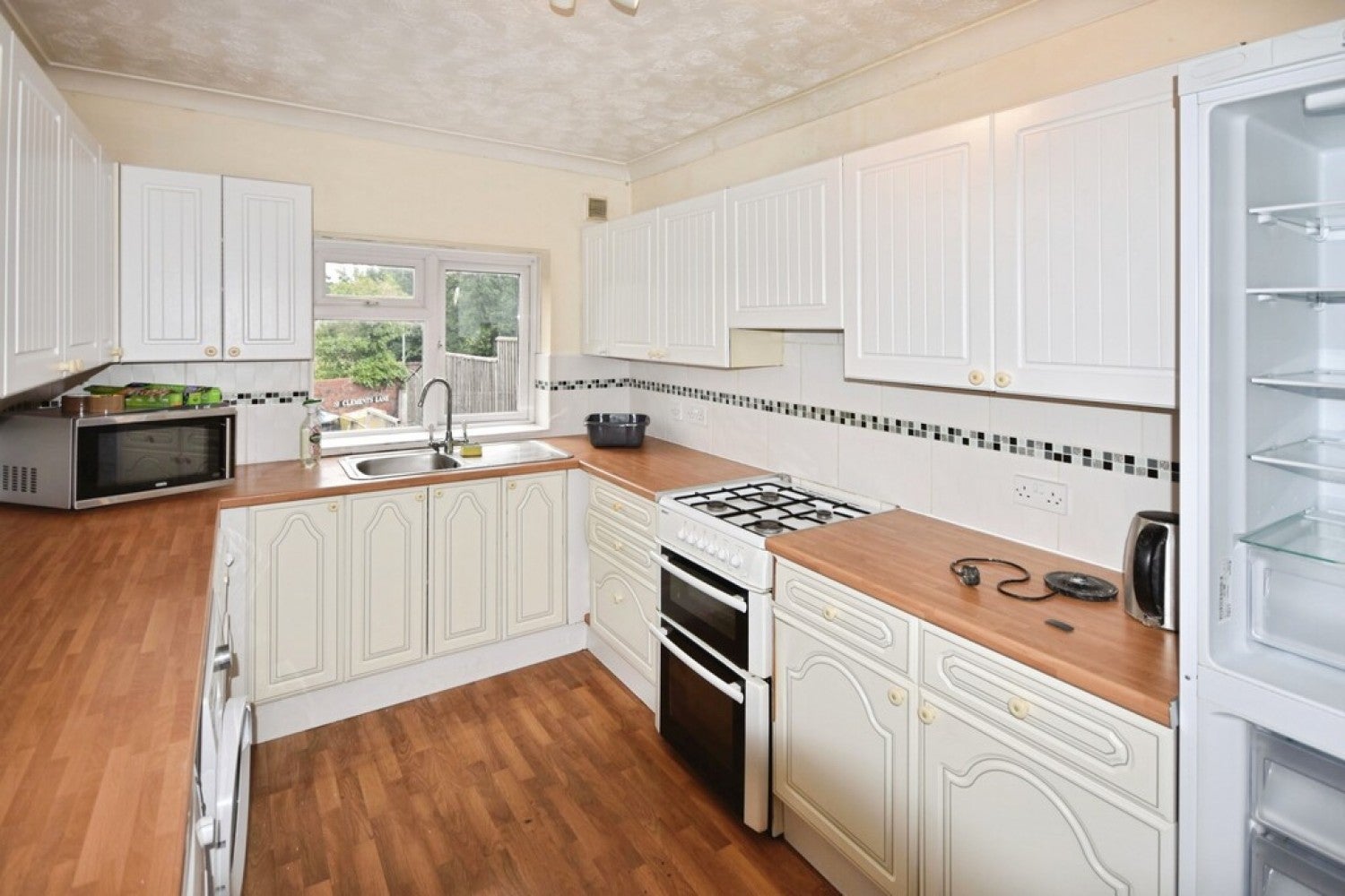 Flat Looe Road in Exeter