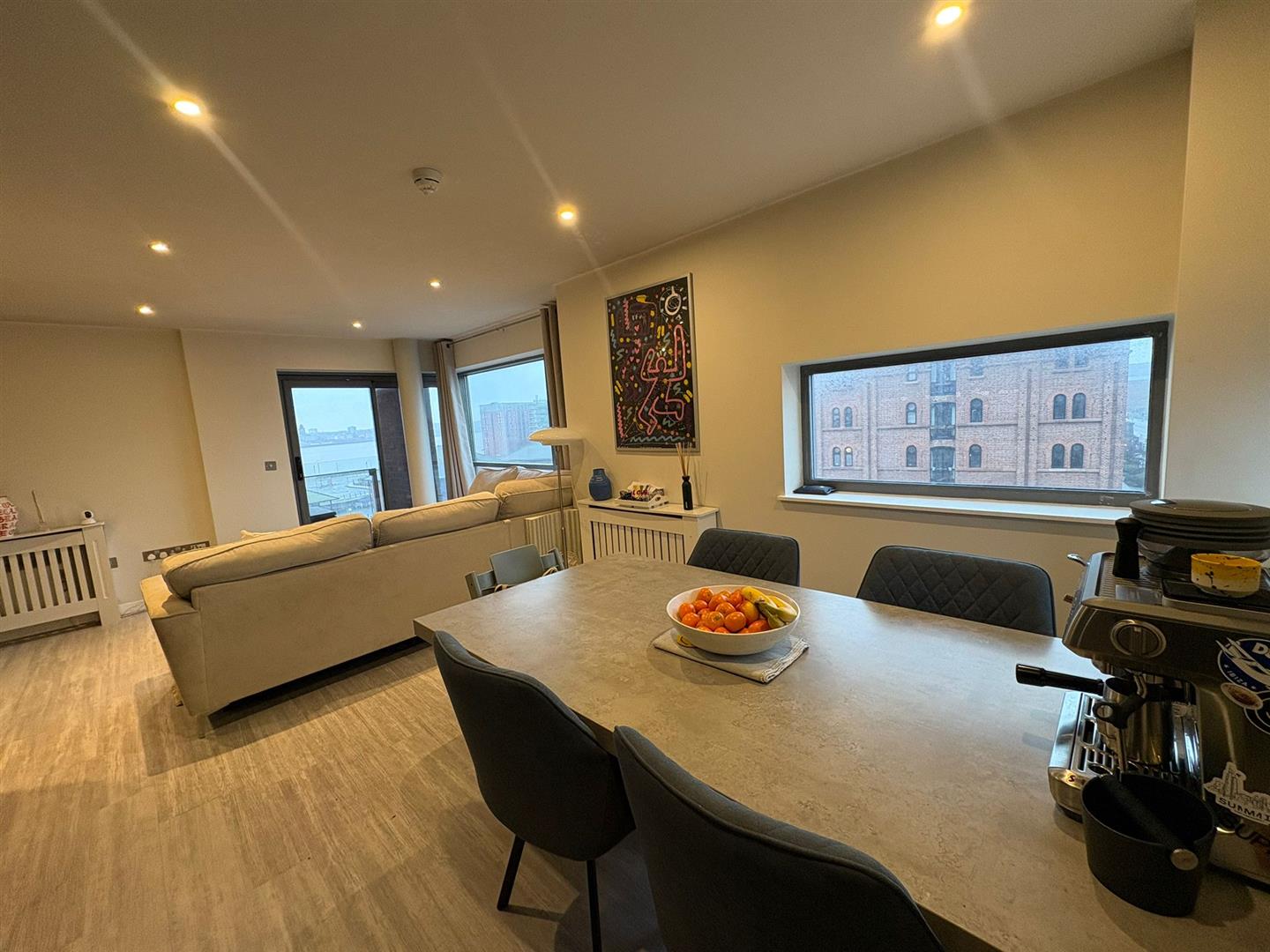 Flat William Jessop Way in Liverpool