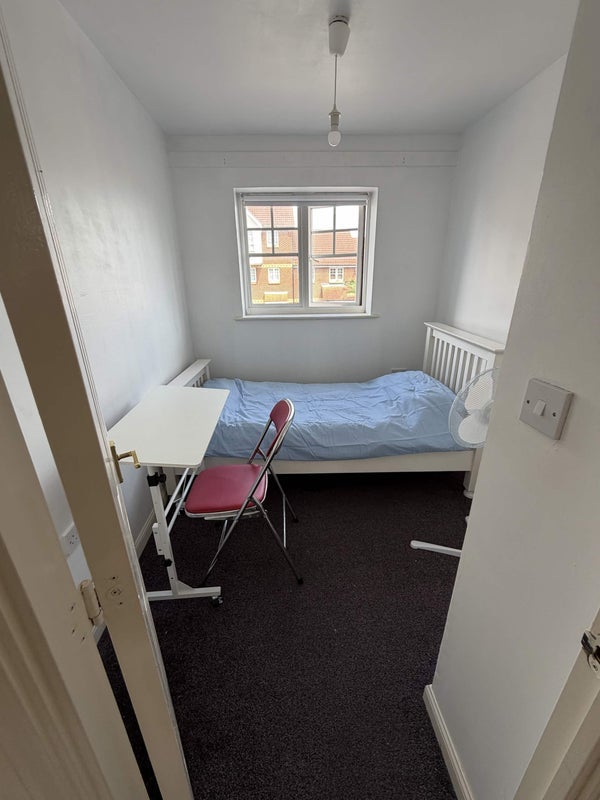 Room Greenhaven Drive in Greater London