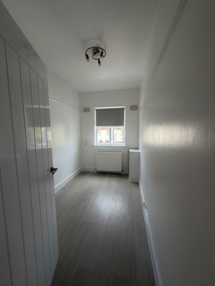 Flat Lordship Lane in Greater London