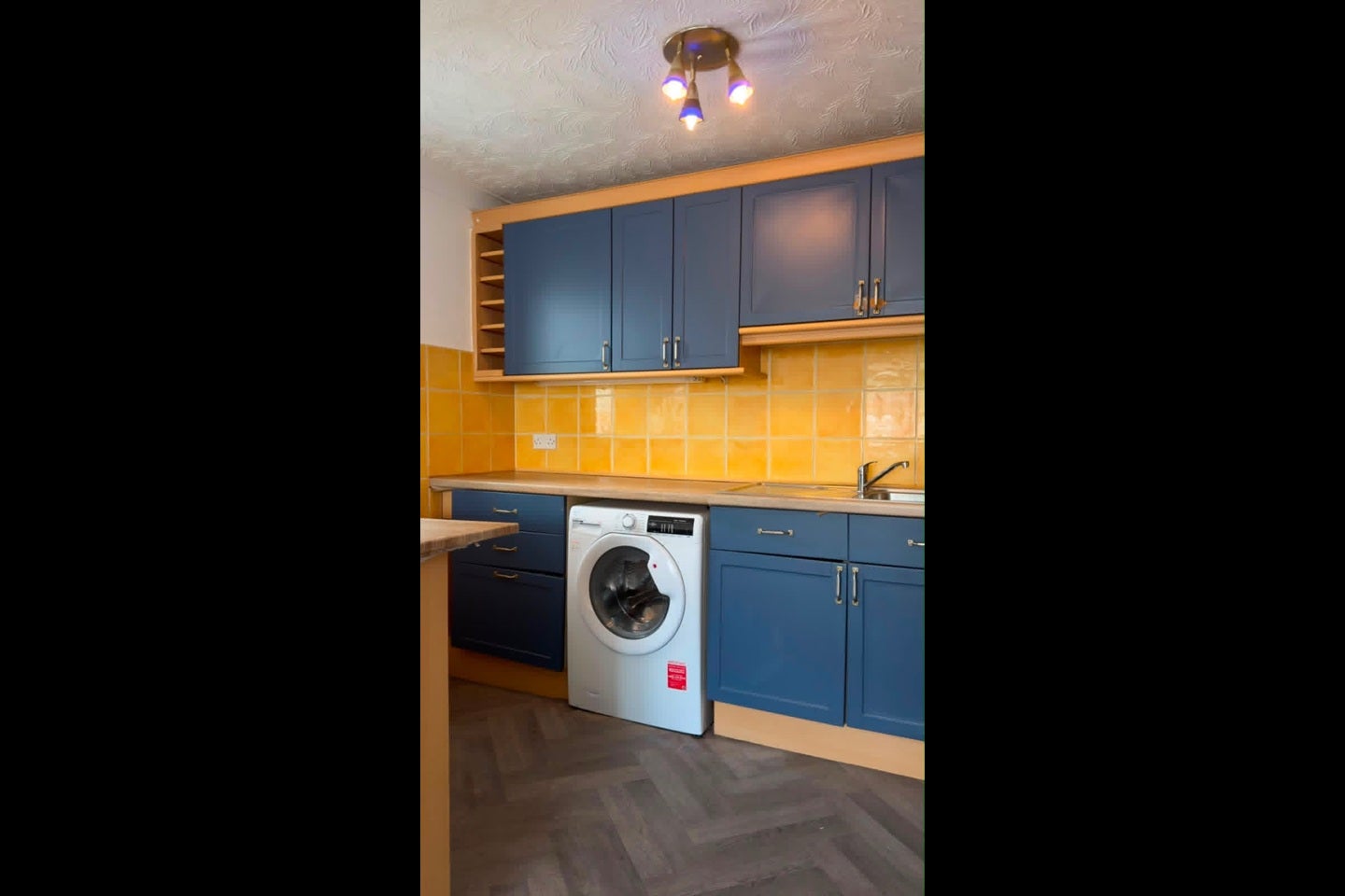 Flat Nottingham Road in Greater London