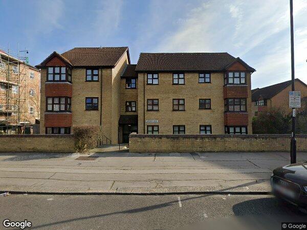 Flat Nottingham Road in Greater London