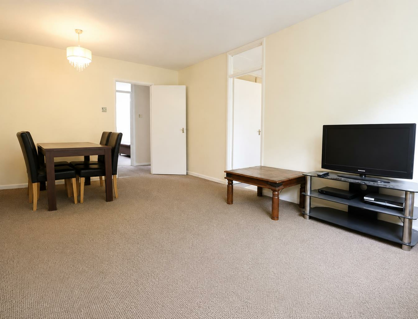Flat Whitehall Close in Greater London