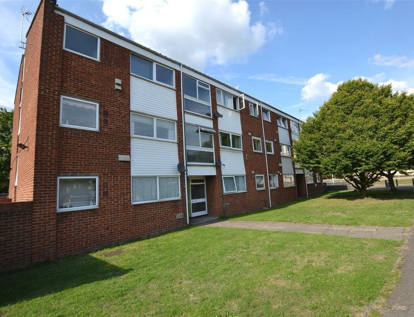 Flat Whitehall Close in Greater London