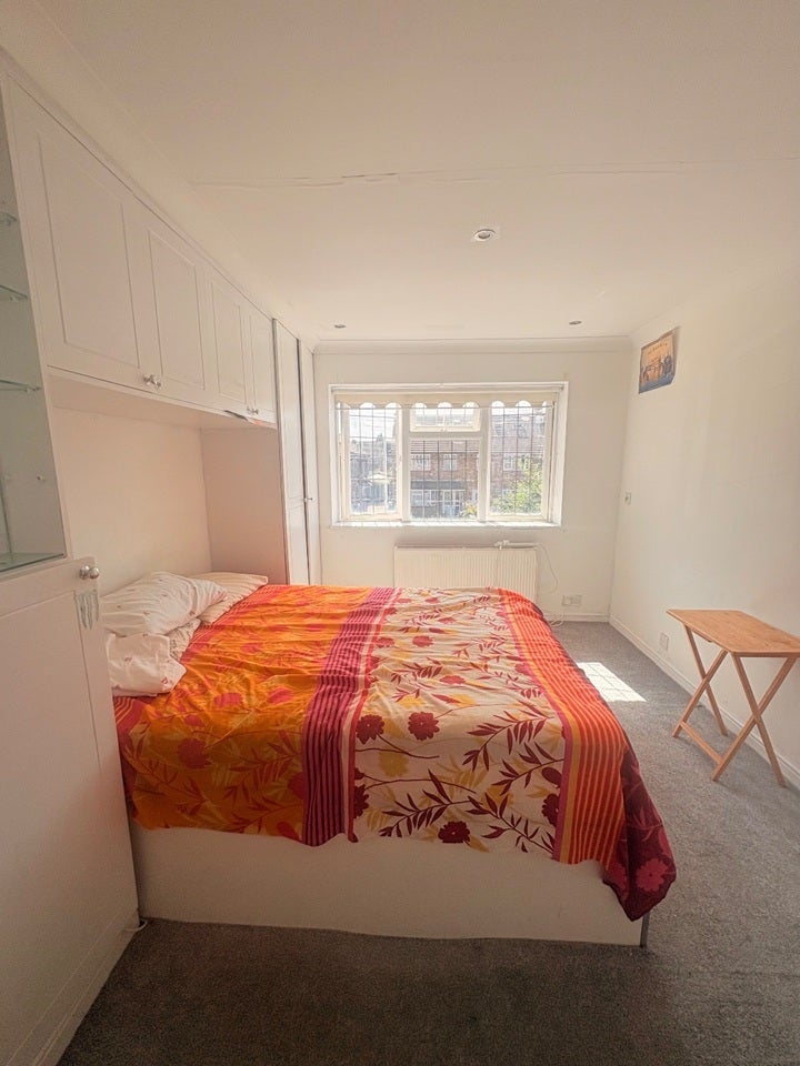 Room Grosvenor Avenue in Greater London