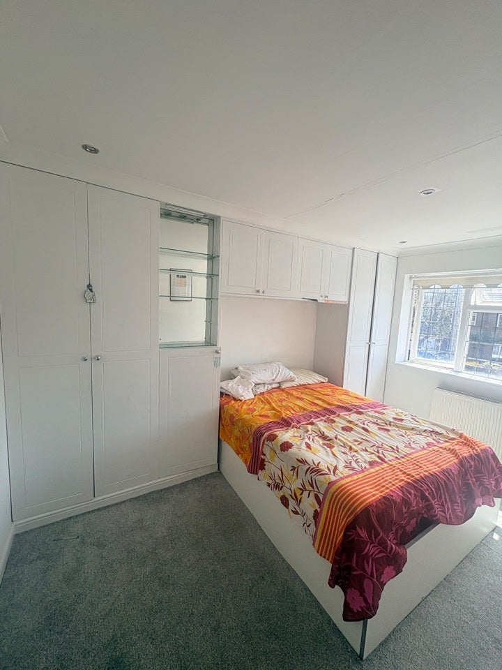 Room Grosvenor Avenue in Greater London