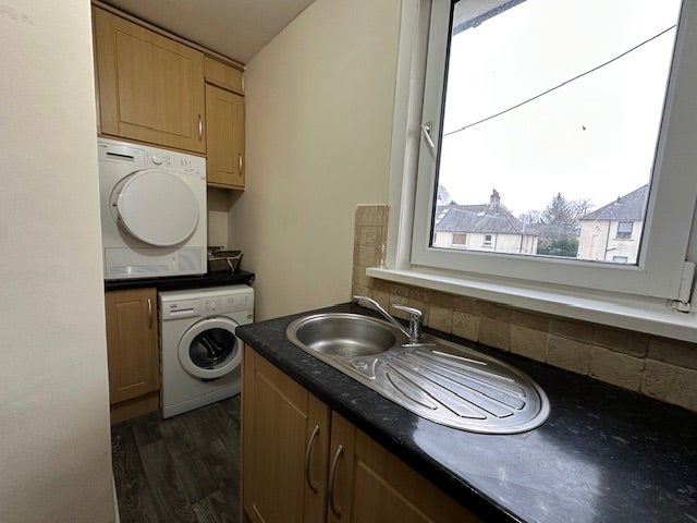 Flat Hilton Road in Aberdeen City