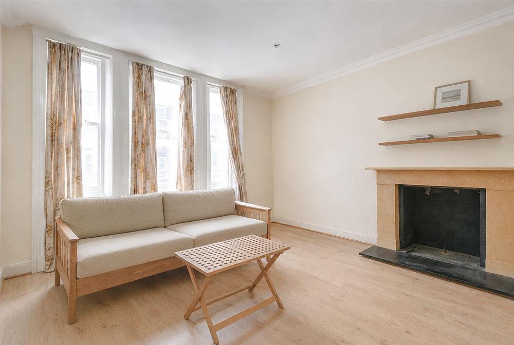 Flat Cleveland Street in London