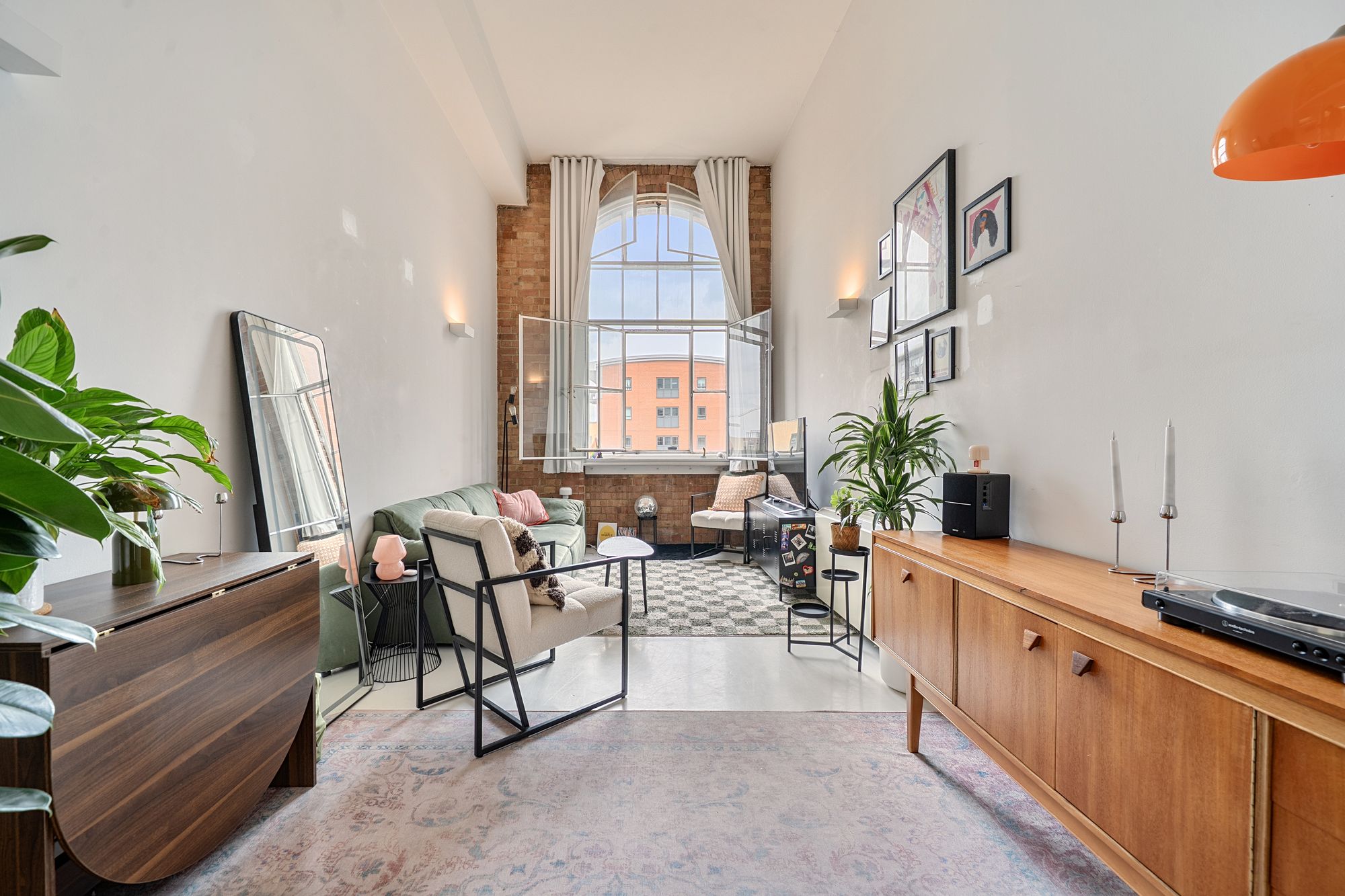 Flat Fairfield Road in Greater London