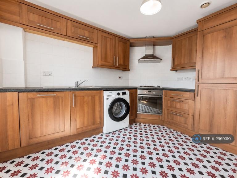 Flat Oakwood Drive in Salford