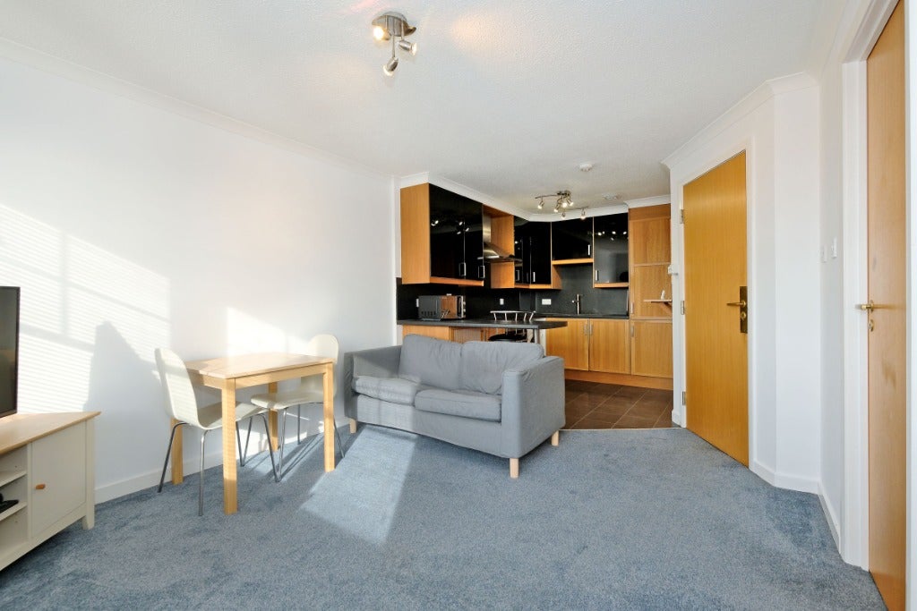 Flat Dee Street in Aberdeen City