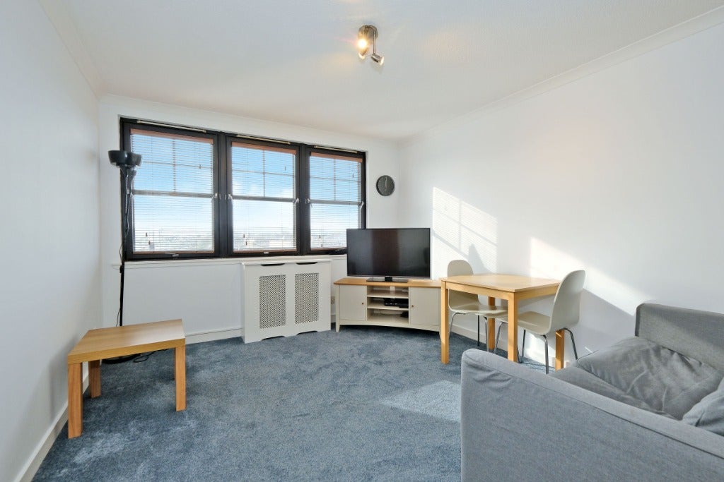 Flat Dee Street in Aberdeen City