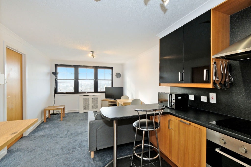 Flat Dee Street in Aberdeen City