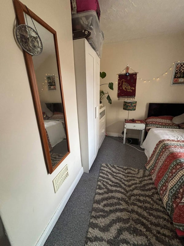 Room Manor Street in Cardiff