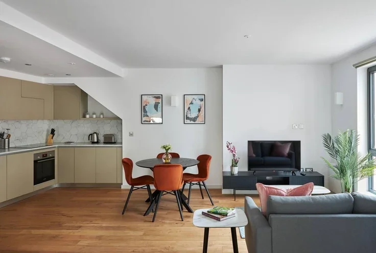 Flat Glenthorne Road in Greater London