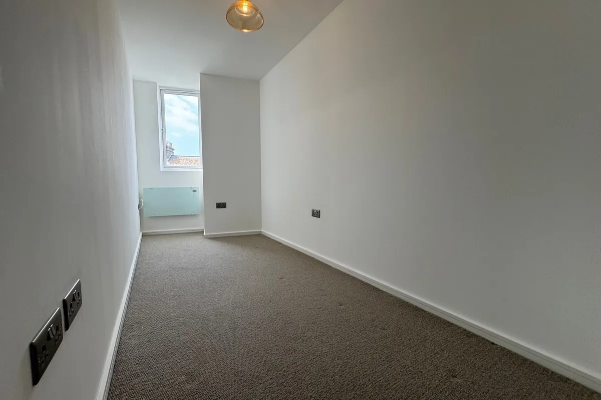 Flat Gildredge Road in Eastbourne
