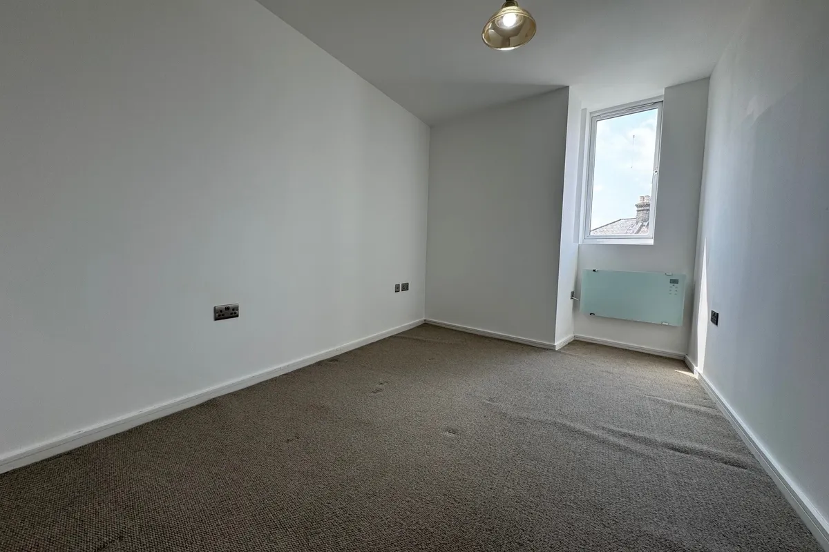 Flat Gildredge Road in Eastbourne