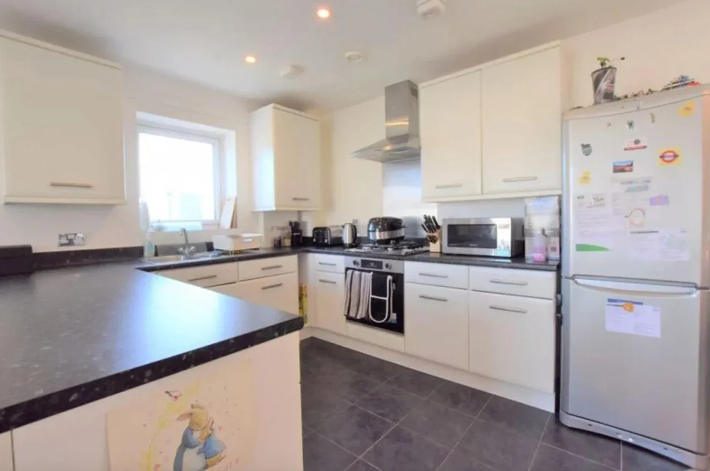 Flat Drinkwater Road in Greater London