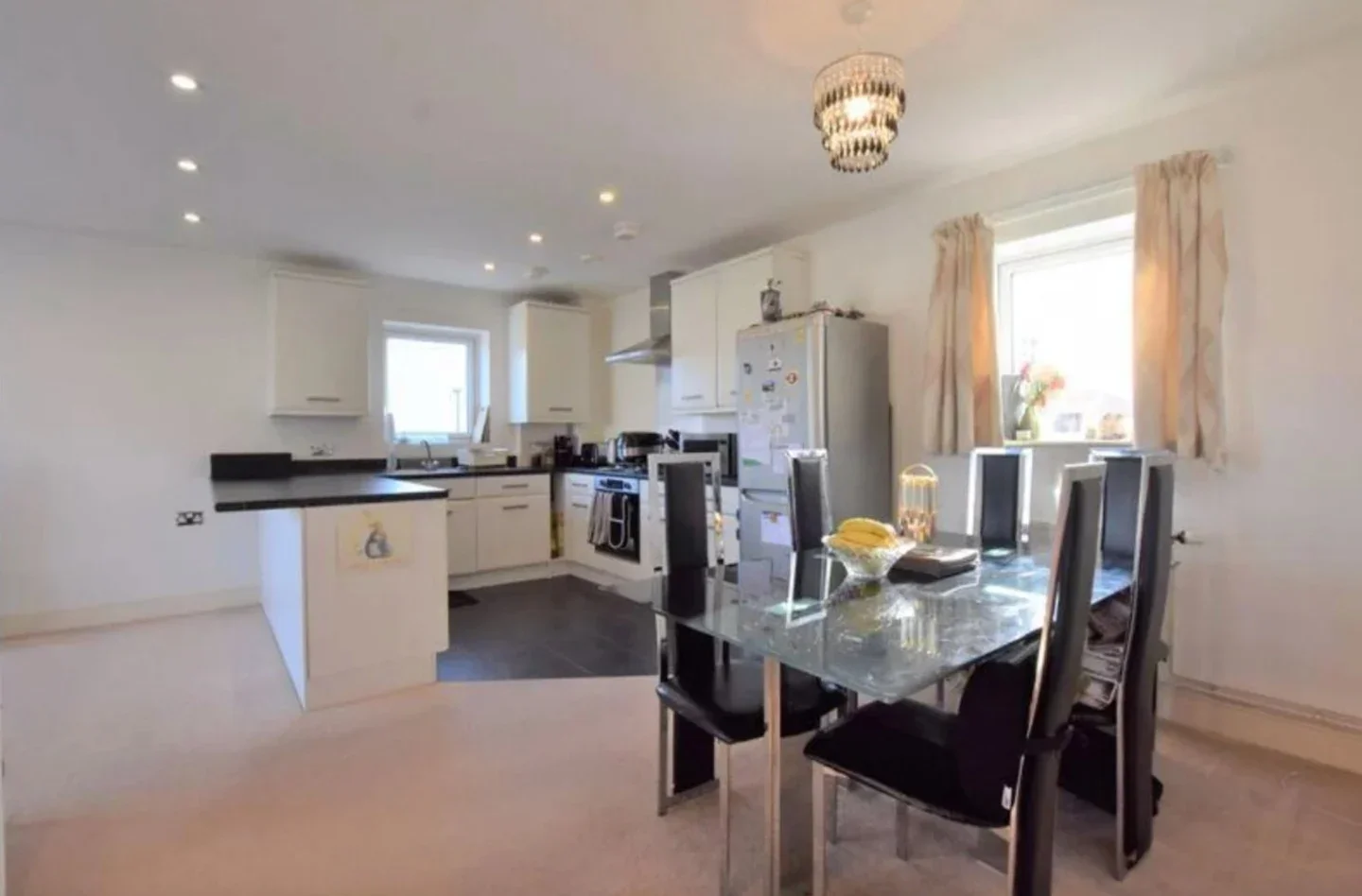Flat Drinkwater Road in Greater London