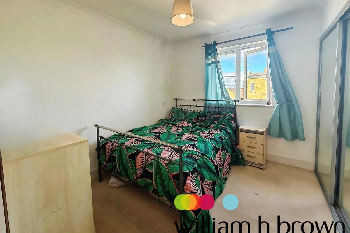 Flat Aerofoil Grove in Colchester