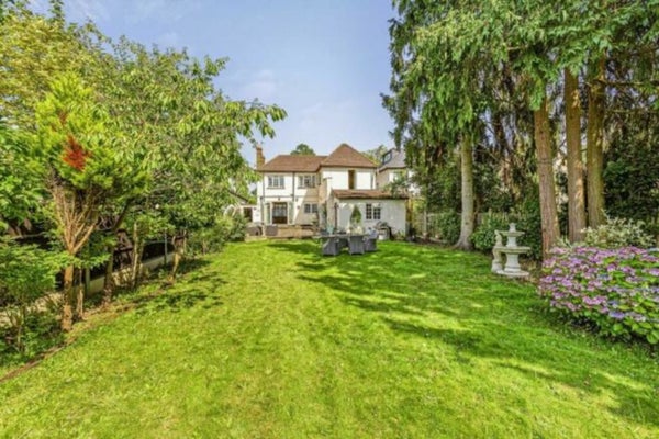 House Dyas Road in Borough of Spelthorne