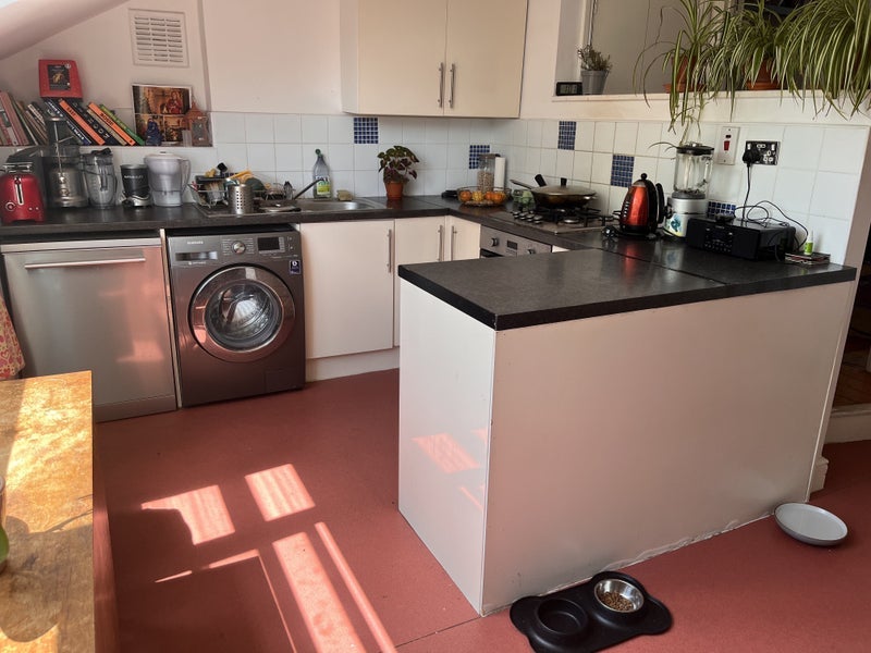Flat Lambert Road in Greater London