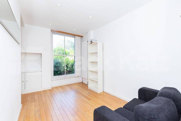 Flat Park Road in Greater London
