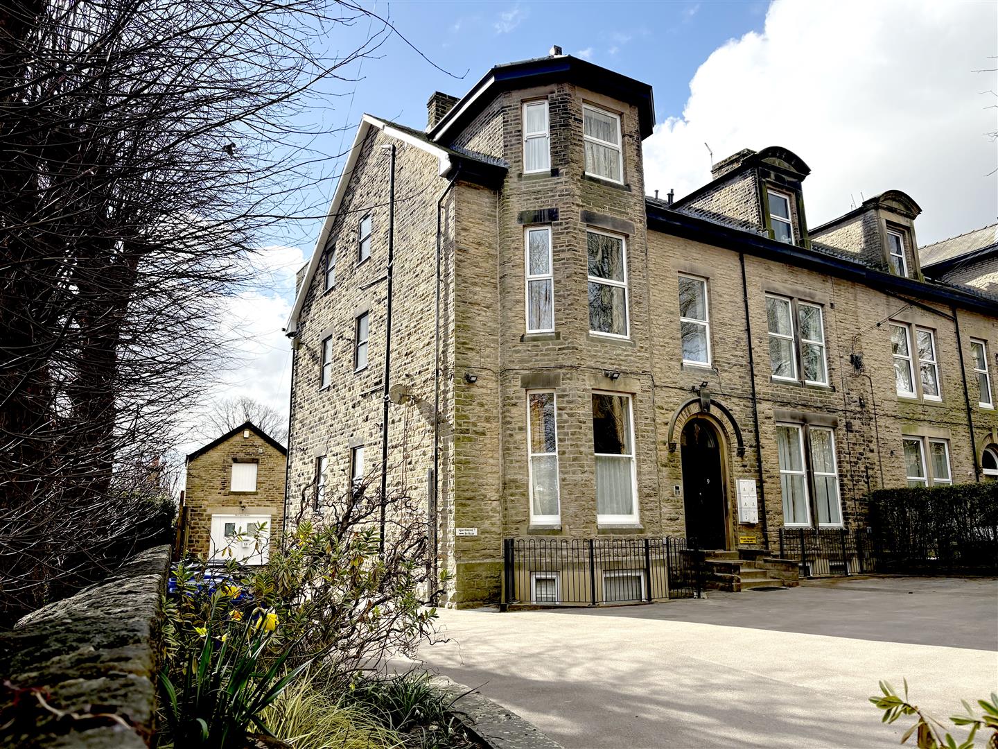 Flat Whitworth Road in Sheffield