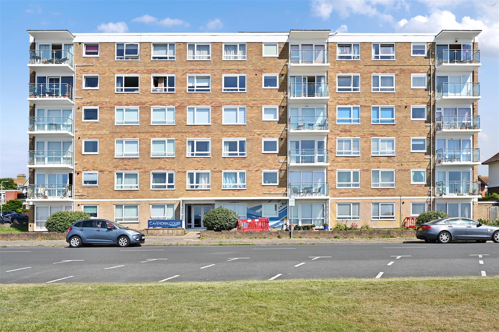 Flat De La Warr Parade in Rother