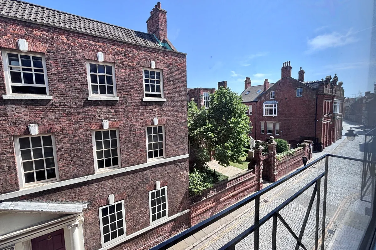 Flat Lowgate in Hull